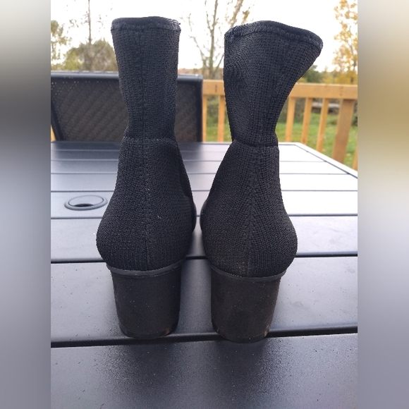 Nine West Black Pull On Block Heeled Booties, Size 7M, Like New Condition - Picture 4 of 16